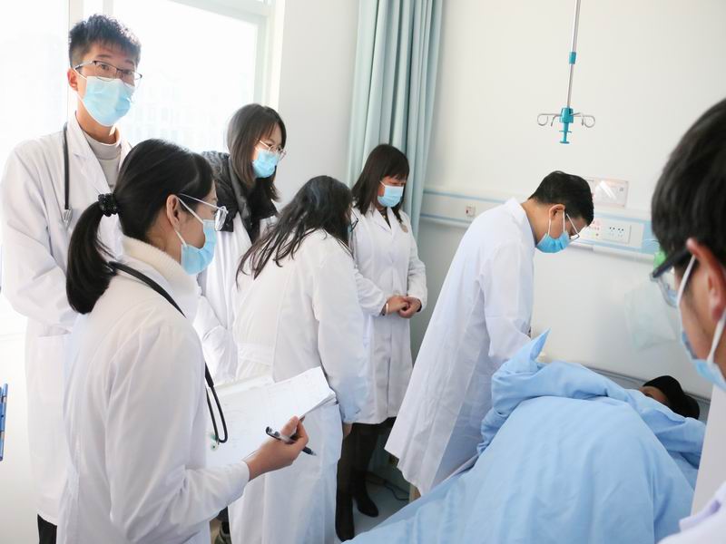 调整大小 带教查房2.JPG